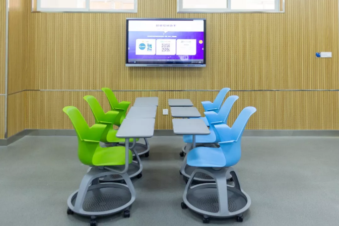 震美案例-鄭州大學(xué)智慧教室(圖5) 震美案例-鄭州大學(xué)智慧教室(圖5)